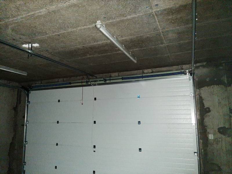 Dépannage d'une porte de garage basculante automatique sur Lyon