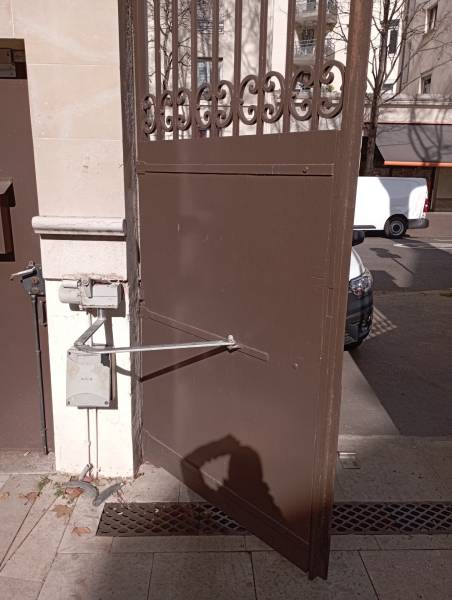 Portail battant automatique beninca bloqué