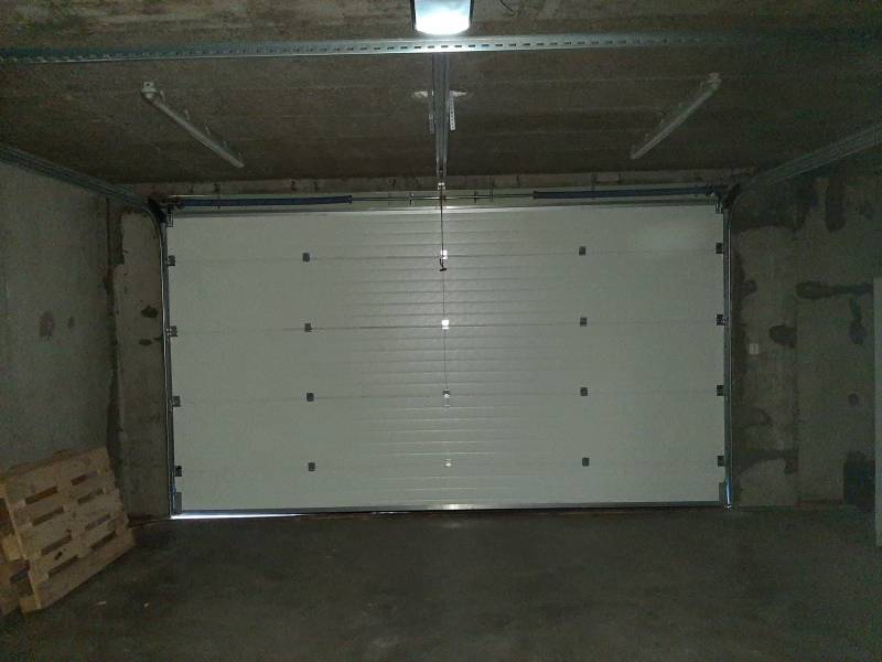 Dépannage d'une porte de garage basculante automatique sur Lyon