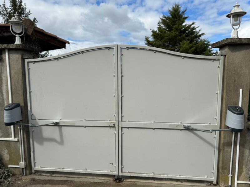  Motorisation d’un portail battant manuel sur la commune de Chasselay