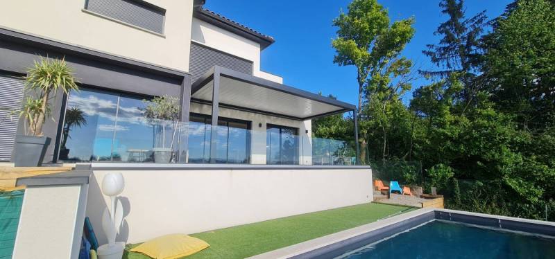 Entreprise experte en installation pergola bioclimatique à Lyon et en Rhône-Alpes
