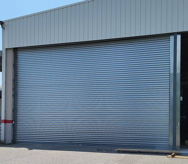 Installation de rideau métallique à Lyon et le Rhône